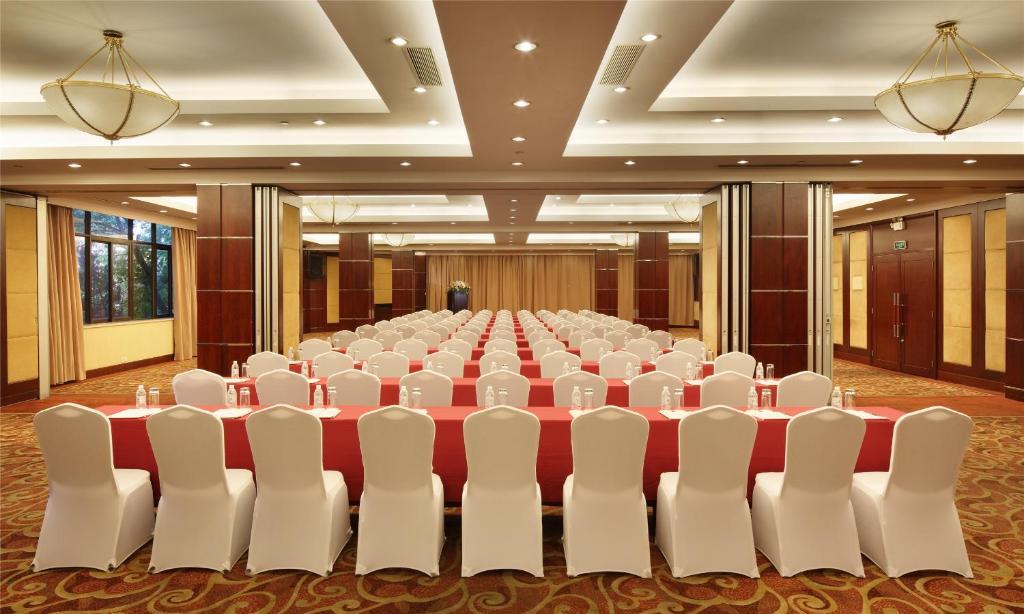 Cypress Hotel Jin Jiang Шанхай Экстерьер фото
