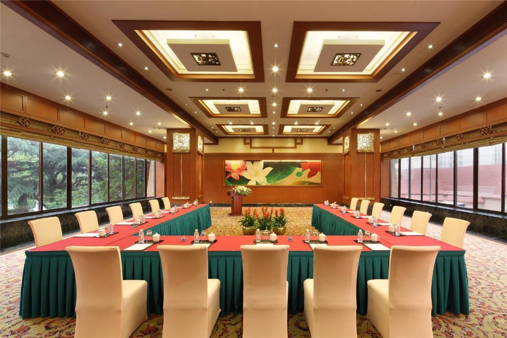 Cypress Hotel Jin Jiang Шанхай Экстерьер фото