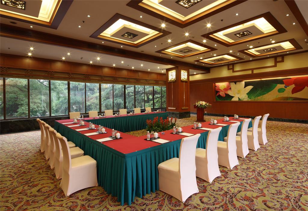 Cypress Hotel Jin Jiang Шанхай Экстерьер фото