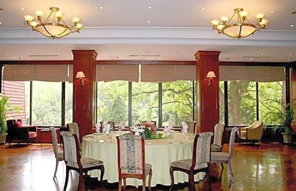 Cypress Hotel Jin Jiang Шанхай Экстерьер фото